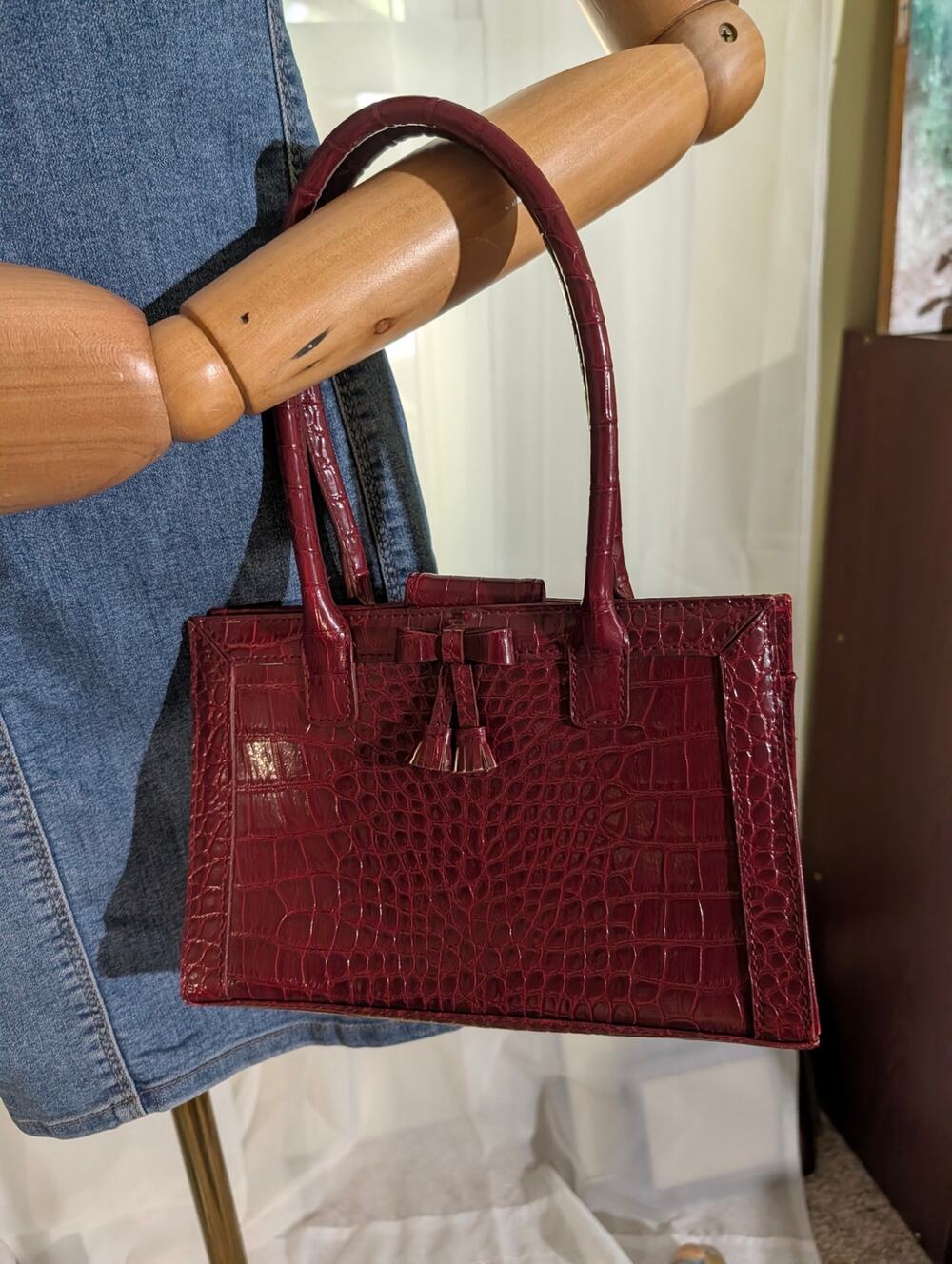 Cute Little Liz Claiborne Purse, Alligator Pattern - Vegan Leather